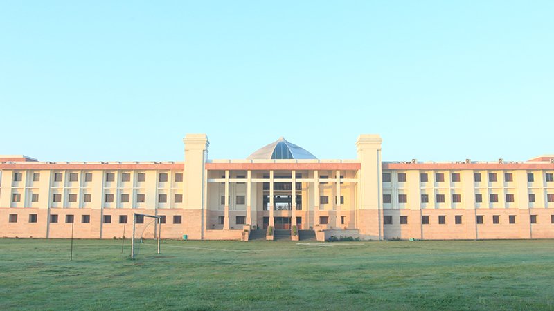 Invertis University